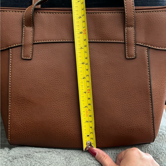 ROOTS Brown Leather zip tote bag - Picture 11 of 11